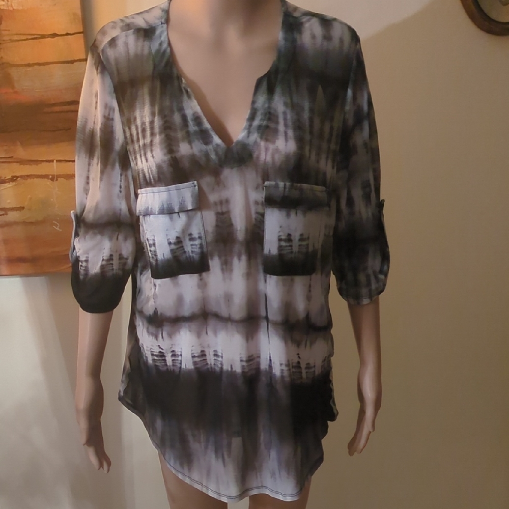 Faith and Joy Black & White Tie-Dye V-Neck Tunic